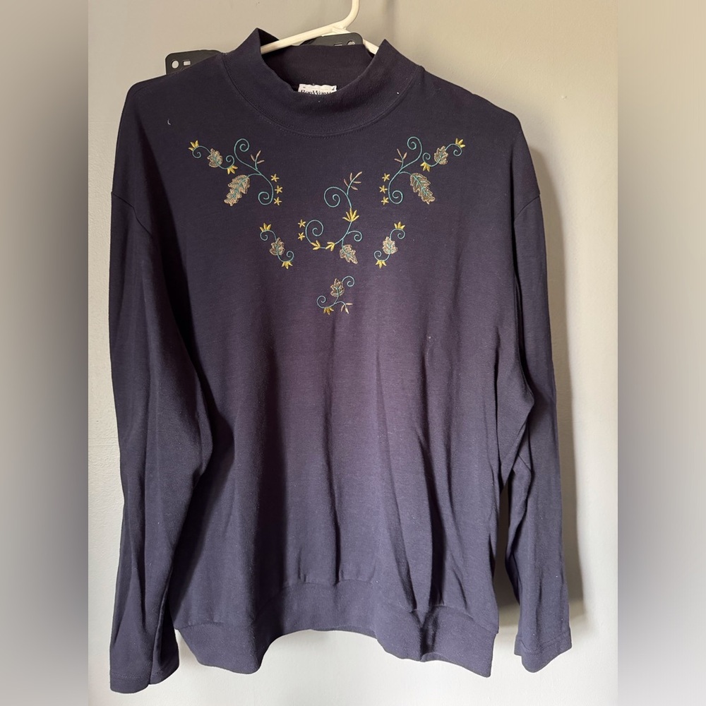 Women’s size large, navy blue, long sleeve top